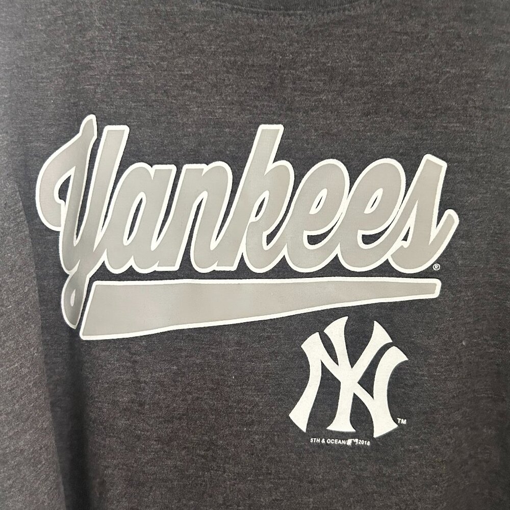 5th & Ocean Yankees Women's Tak top Large - Picture 3 of 7